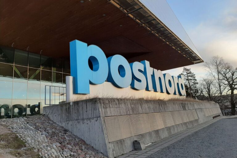 PostNord-logo-outside-Arken